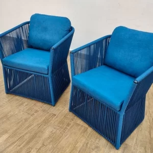 2 Poltronas Ísis + mesa de centro 